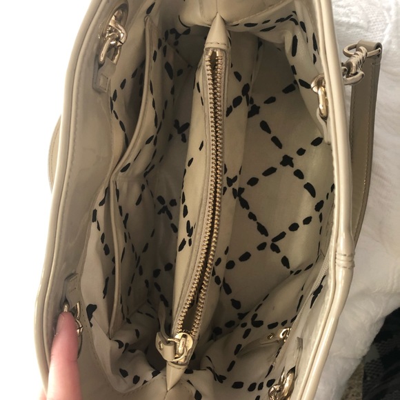 ❌SOLD❌Kate Spade Patent leather bag - Picture 7 of 9